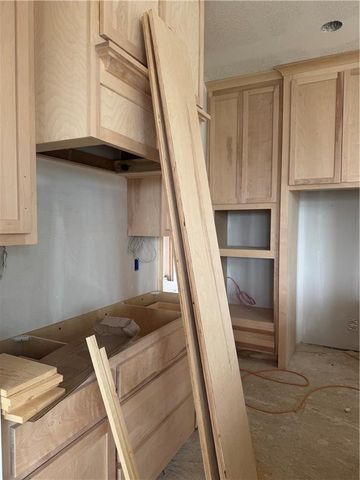 19873 W 114th Place, Olathe, KS 66061