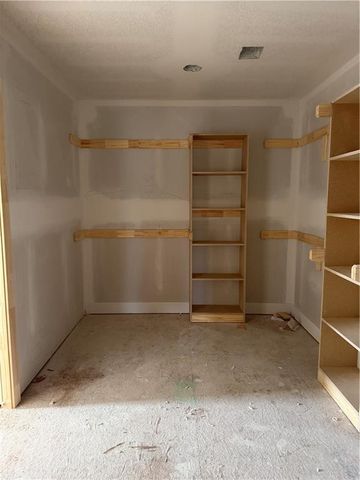 19873 W 114th Place, Olathe, KS 66061