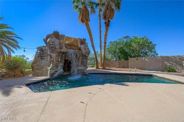 672 North Los Feliz Street, Las Vegas, NV 89110