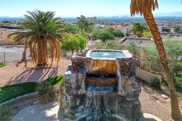 672 North Los Feliz Street, Las Vegas, NV 89110