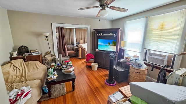 1 Springfield Pike, Wyoming, OH 45215