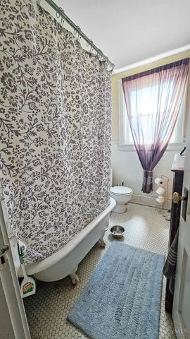 1 Springfield Pike, Wyoming, OH 45215
