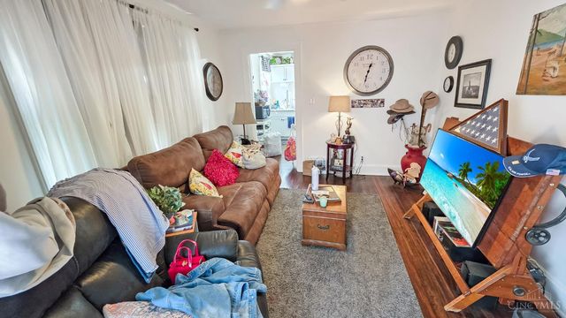 1 Springfield Pike, Wyoming, OH 45215