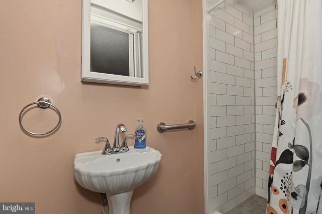 3512 CHURCHILL LN, Philadelphia, PA 19114