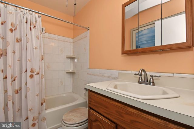 3512 CHURCHILL LN, Philadelphia, PA 19114