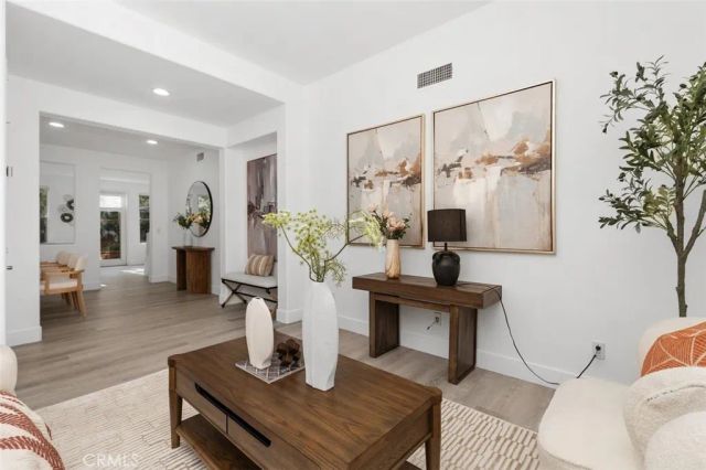 31 Dinuba, Irvine, CA 92602