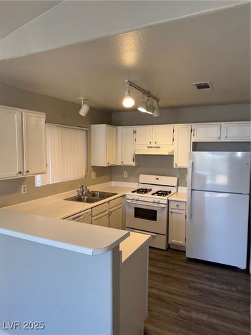 5208 STANDING ROCK Place, Las Vegas, NV 89130