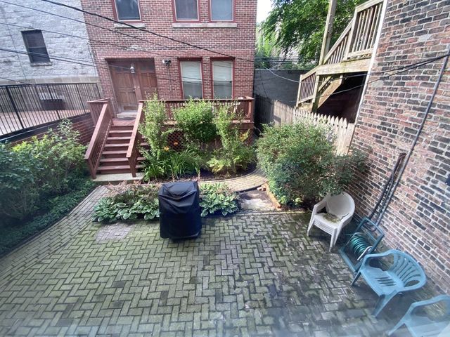 852 W Diversey Parkway 3F, Chicago, IL 60614