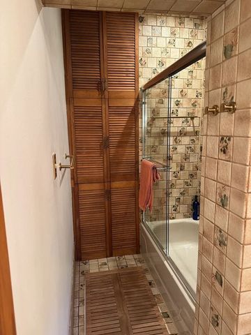 852 W Diversey Parkway 3F, Chicago, IL 60614