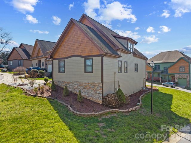 11 Trevors Trail, Asheville, NC 28806