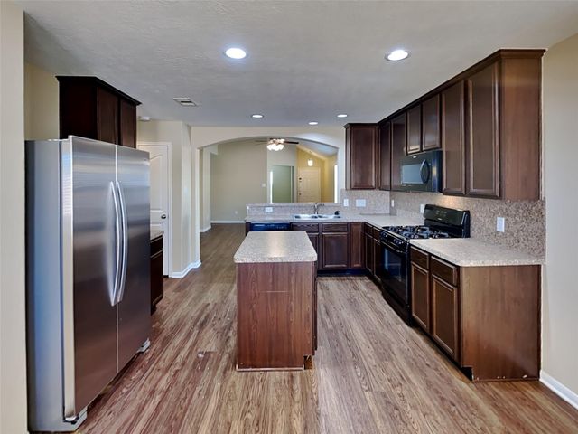 8119 Silent Deep Drive, Rosenberg, TX 77469