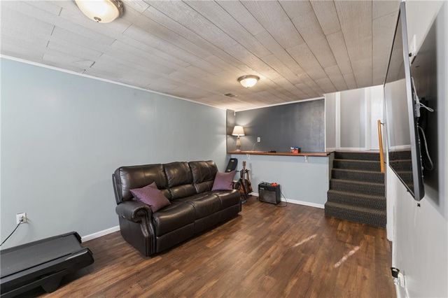 506 W King Street, Spring Hill, KS 66083