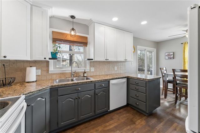 506 W King Street, Spring Hill, KS 66083