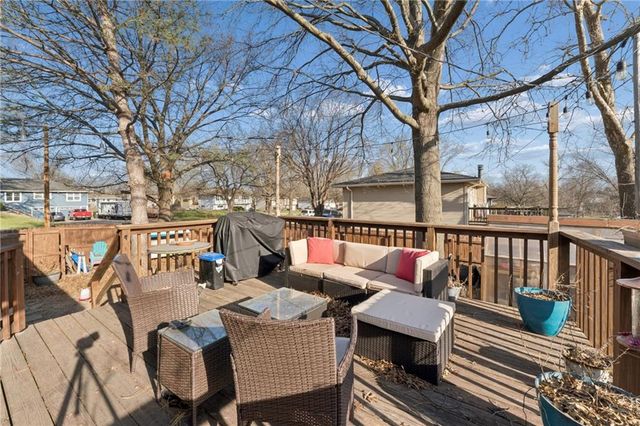 506 W King Street, Spring Hill, KS 66083