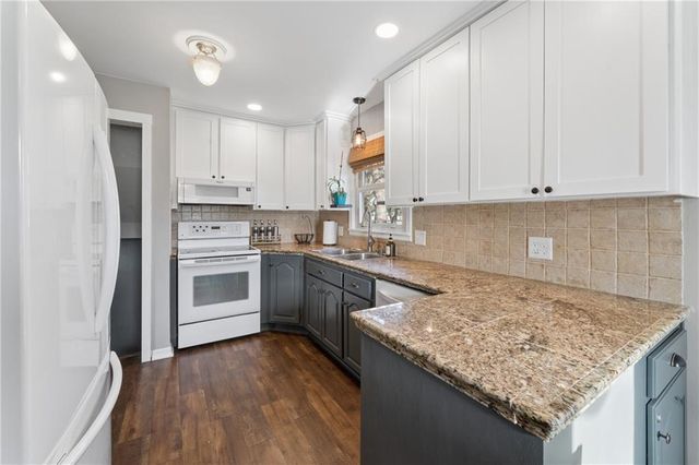 506 W King Street, Spring Hill, KS 66083