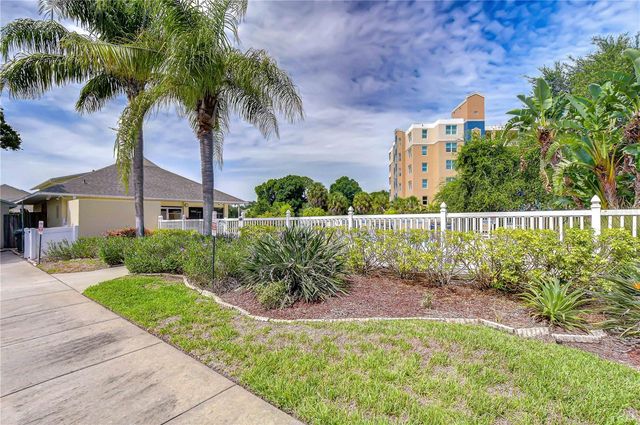 1050 STARKEY ROAD 2105, Largo, FL 33771