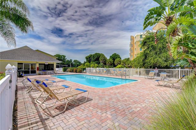 1050 STARKEY ROAD 2105, Largo, FL 33771
