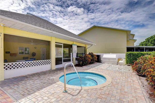 1050 STARKEY ROAD 2105, Largo, FL 33771