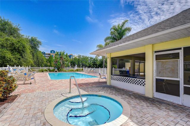 1050 STARKEY ROAD 2105, Largo, FL 33771