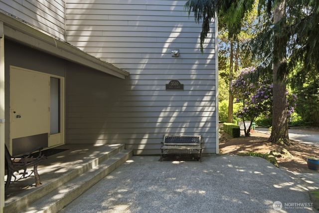 3510 W Elmore Street, Seattle, WA 98199