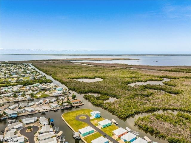 2971 Trawler LN, St James City, FL 33956