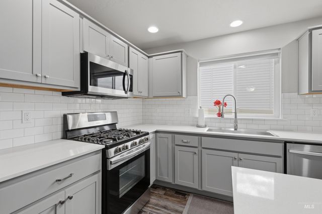 16899 N Lowerfield Loop, Nampa, ID 83687