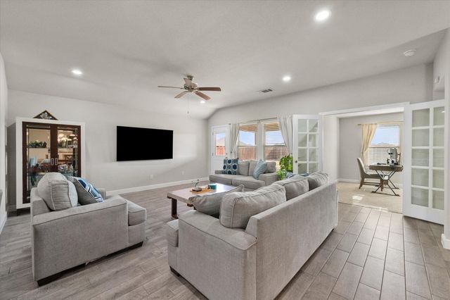 1246 Windsong Drive, Cedar Hill, TX 75104