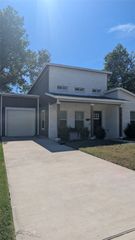 914 E Louisiana Avenue, Dallas, TX 75216