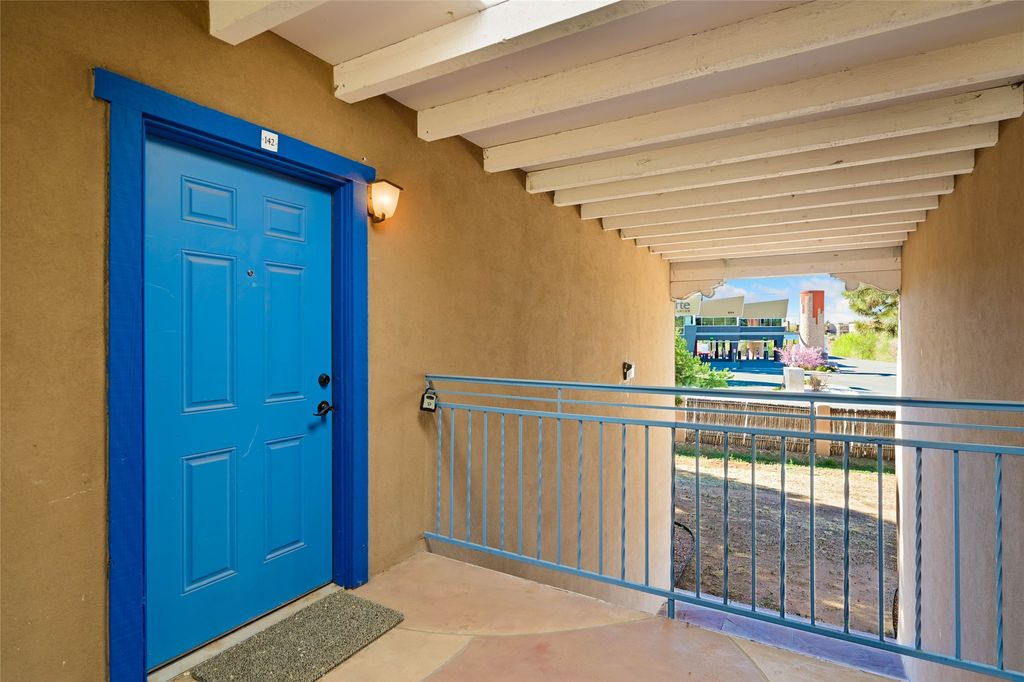 601 San Mateo W 142, Santa Fe, NM 87505