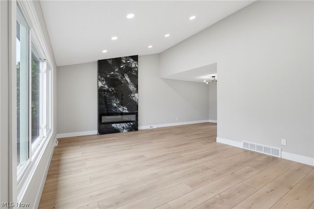 4796 Lindsey Lane, Richmond Heights, OH 44143