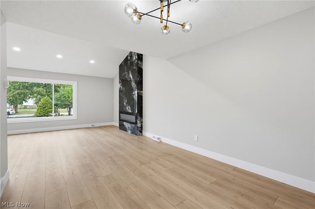4796 Lindsey Lane, Richmond Heights, OH 44143