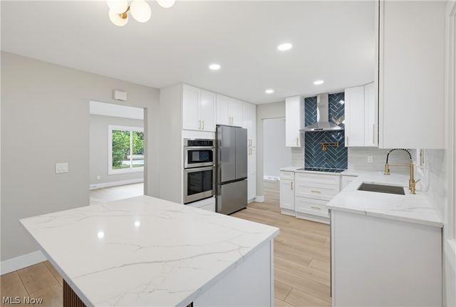4796 Lindsey Lane, Richmond Heights, OH 44143