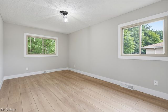 4796 Lindsey Lane, Richmond Heights, OH 44143