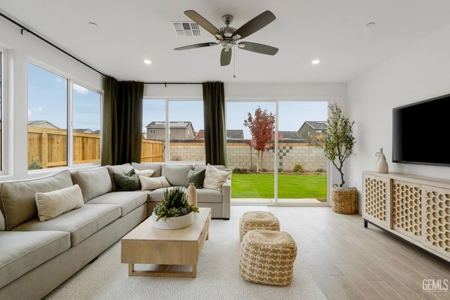 3238 Laurel Hill Lane, Shafter, CA 93263