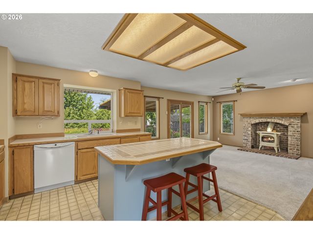 4435 Se 14TH St, Gresham, OR 97080