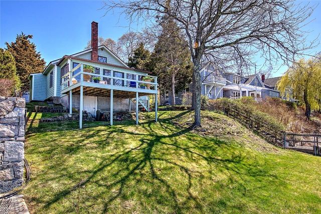 35 Hanson Road, Barrington, RI 02806
