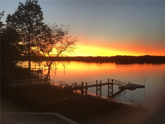 35 Hanson Road, Barrington, RI 02806