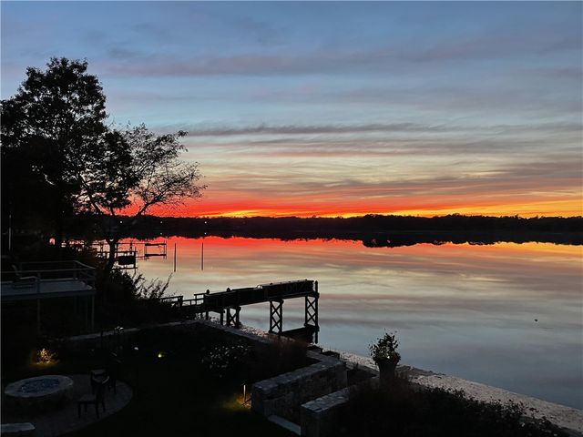 35 Hanson Road, Barrington, RI 02806
