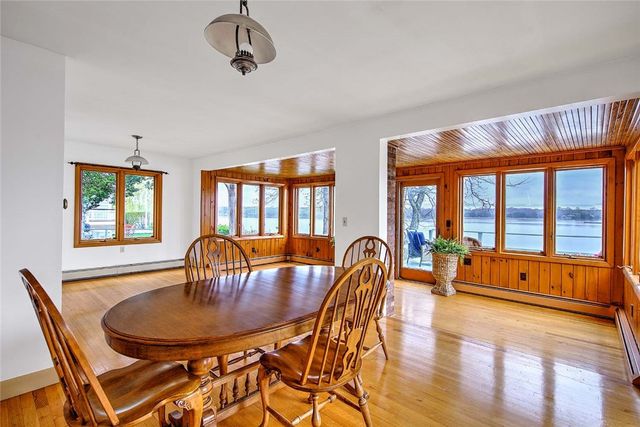 35 Hanson Road, Barrington, RI 02806
