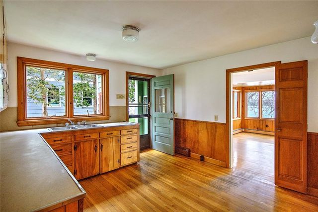 35 Hanson Road, Barrington, RI 02806