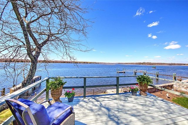 35 Hanson Road, Barrington, RI 02806