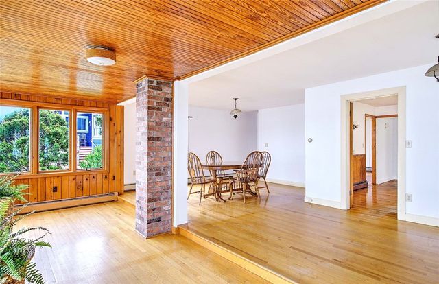 35 Hanson Road, Barrington, RI 02806