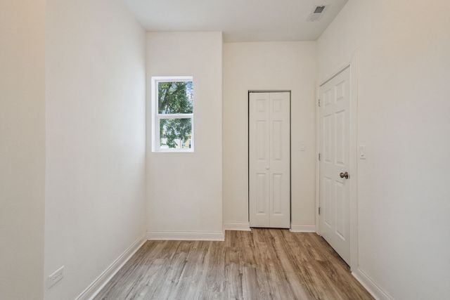 4322 W Jackson Boulevard, Chicago, IL 60624