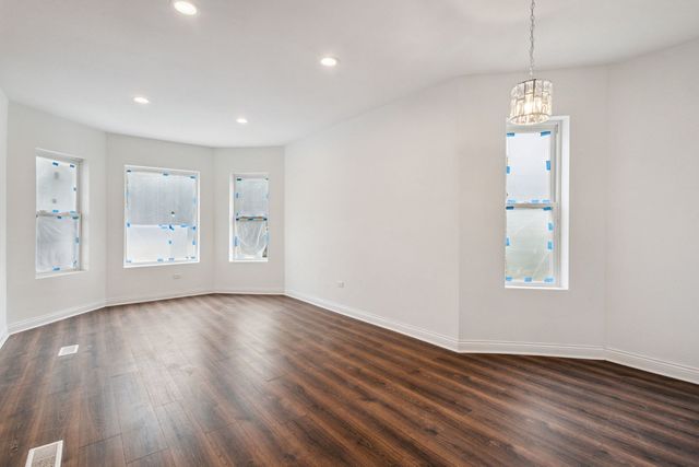 4322 W Jackson Boulevard, Chicago, IL 60624