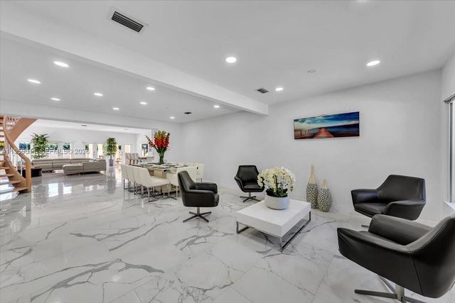 1700 Cleveland Rd, Miami Beach, FL 33141