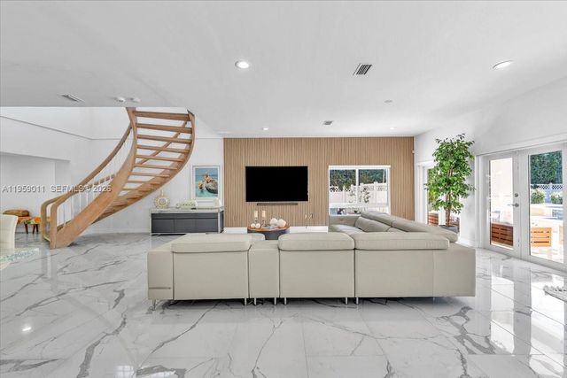 1700 Cleveland Rd, Miami Beach, FL 33141