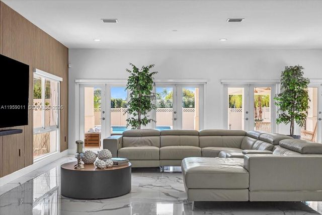 1700 Cleveland Rd, Miami Beach, FL 33141