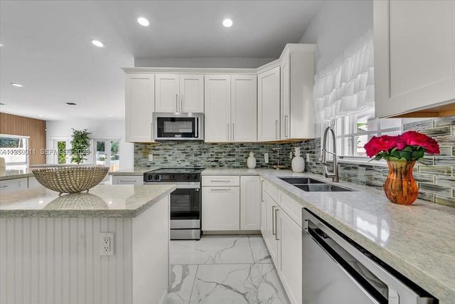 1700 Cleveland Rd, Miami Beach, FL 33141