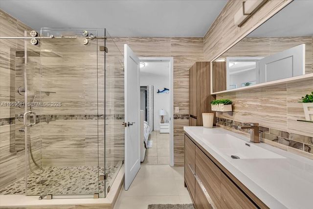 1700 Cleveland Rd, Miami Beach, FL 33141