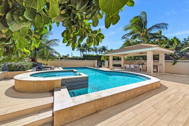 1700 Cleveland Rd, Miami Beach, FL 33141